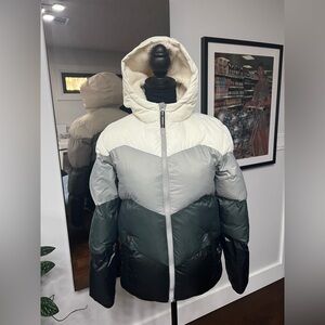 Girls XL Cat & Jack fuzzy lined, hooded, down jacket. Slit pockets. Zip front.